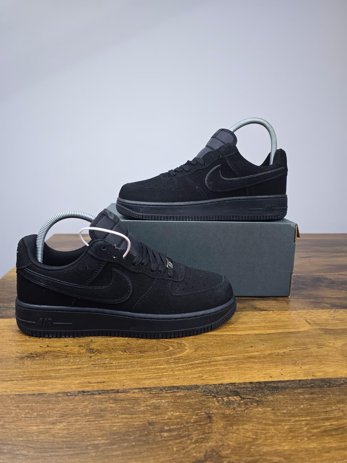 Nike Air Force 1 '07 LV8