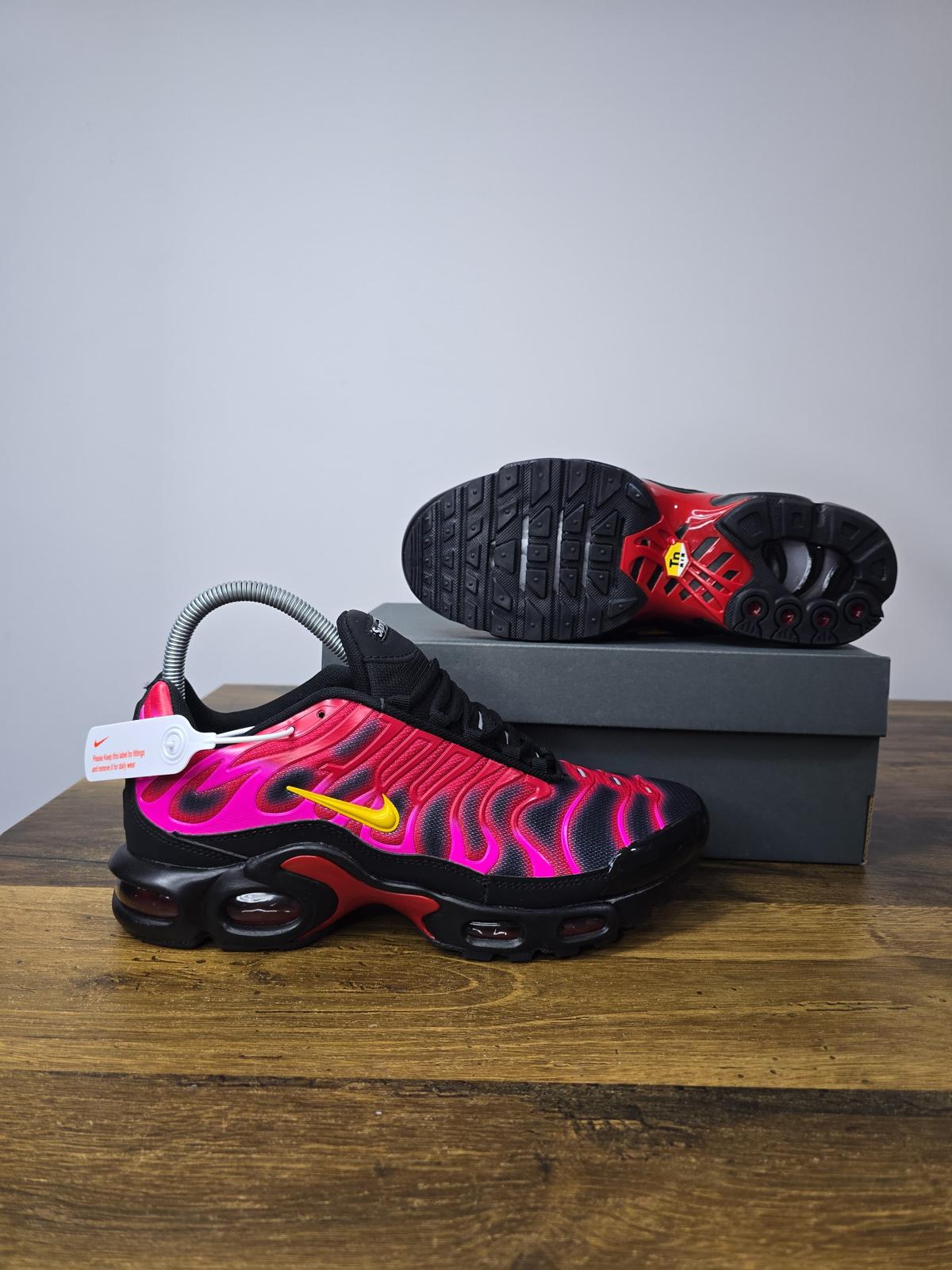 Nike x Supreme Air Max Plus TN