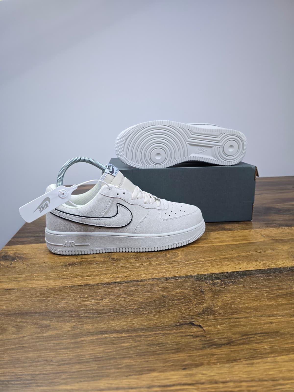 Nike Air Force 1 Low