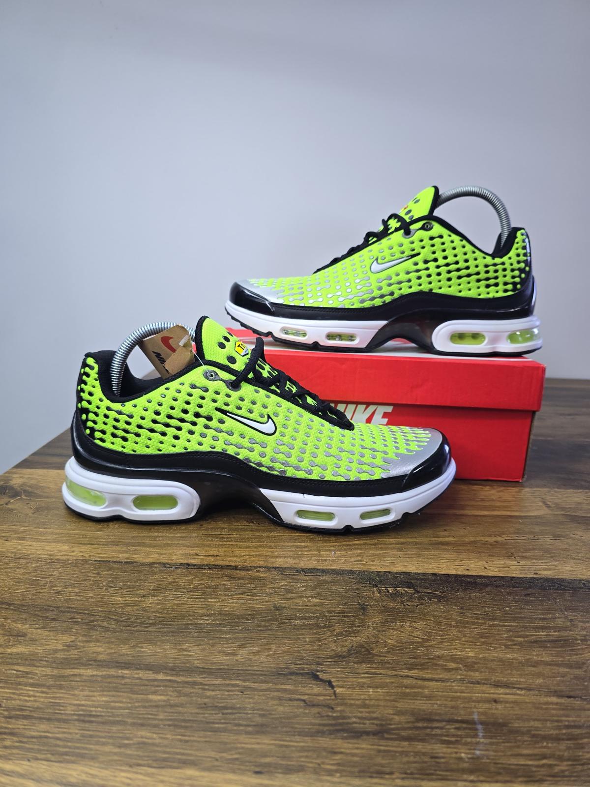 Nike TN Plus Neon