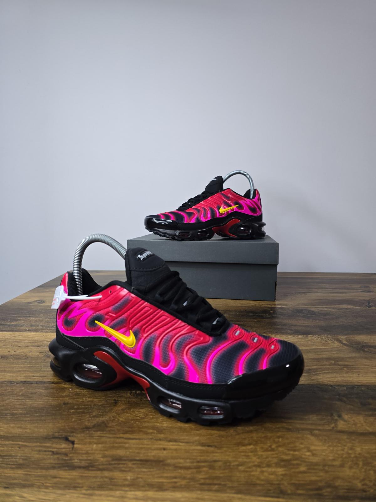 Nike x Supreme Air Max Plus TN