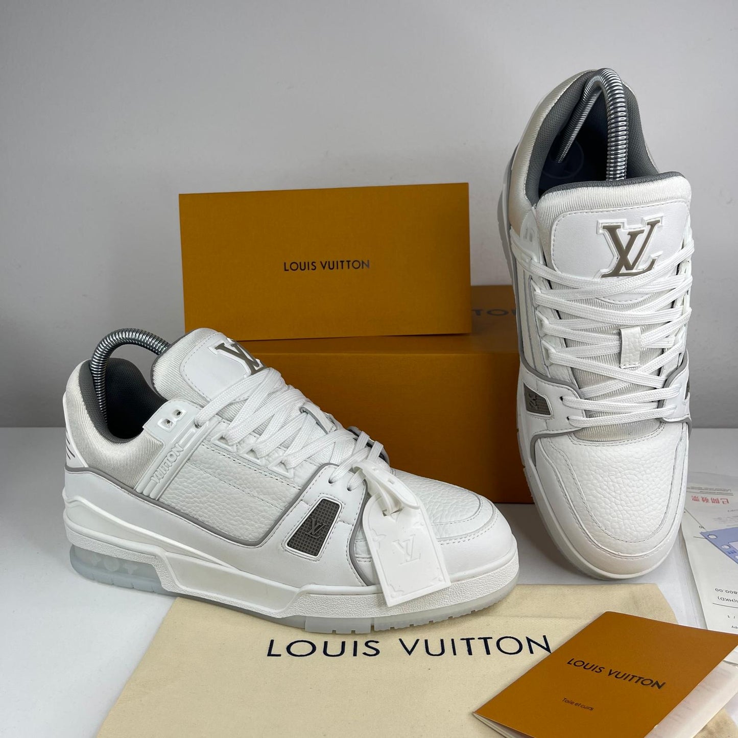 Louis Vuitton White/Gray