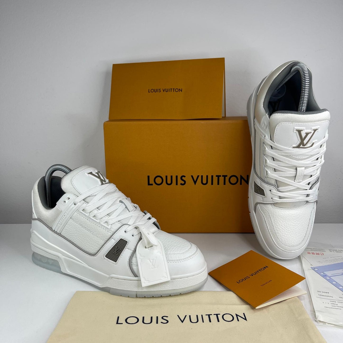 Louis Vuitton White/Gray