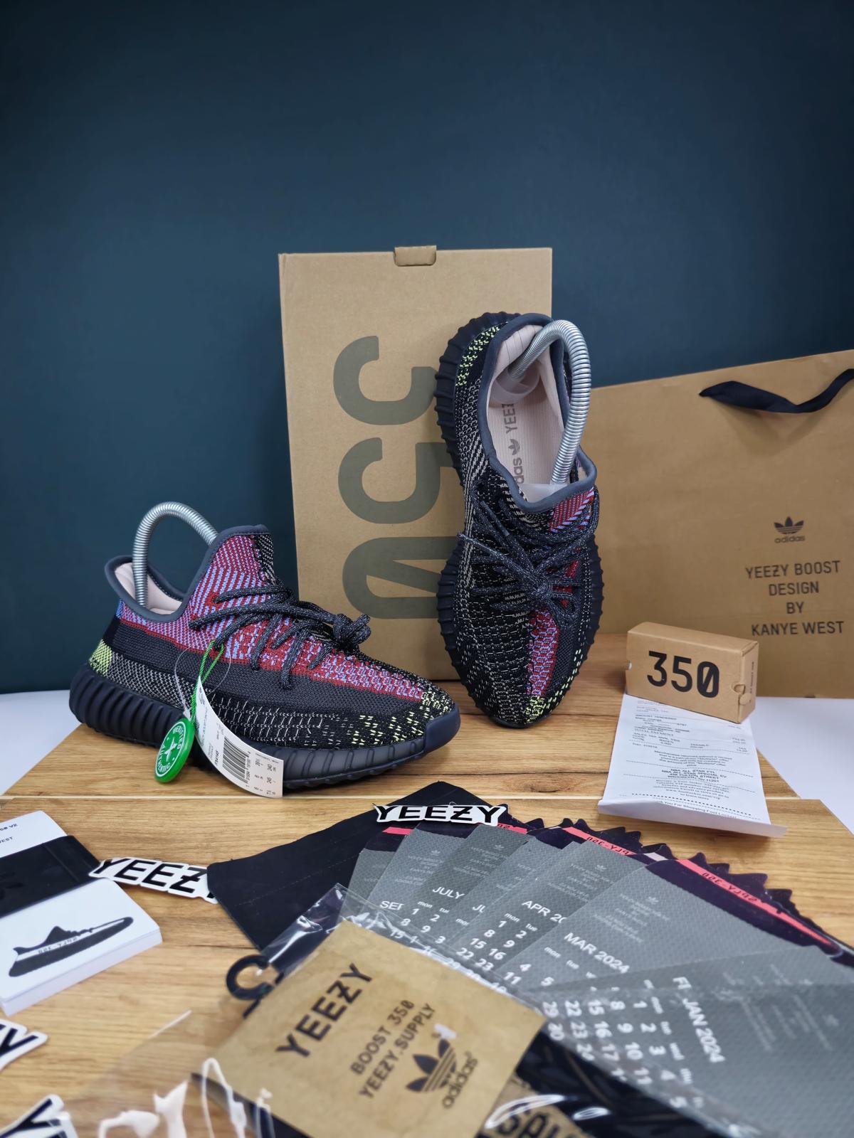 Yeezy 350 V2 "Yecheil" Sneakers