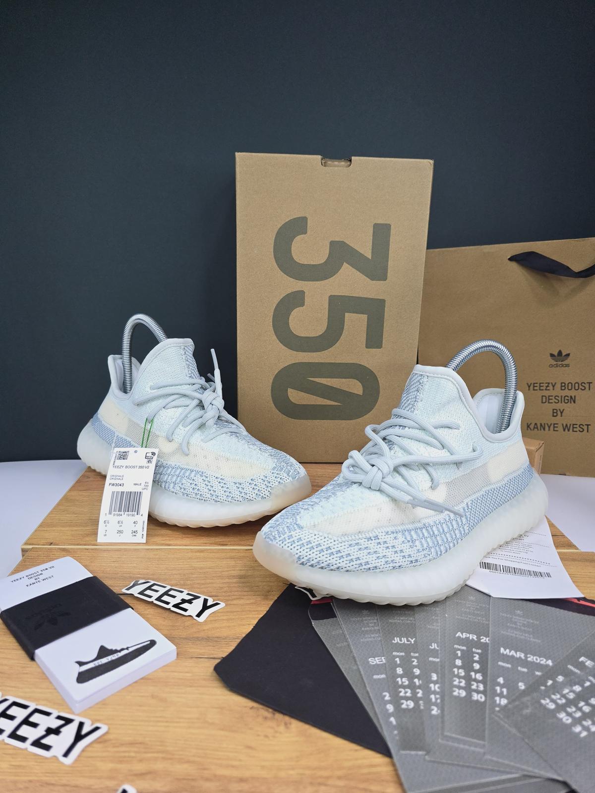 Yeezy 350 V2 "Cloud White