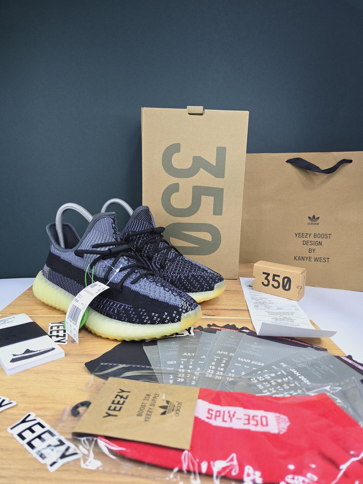 Yeezy 350 V2 Carbon