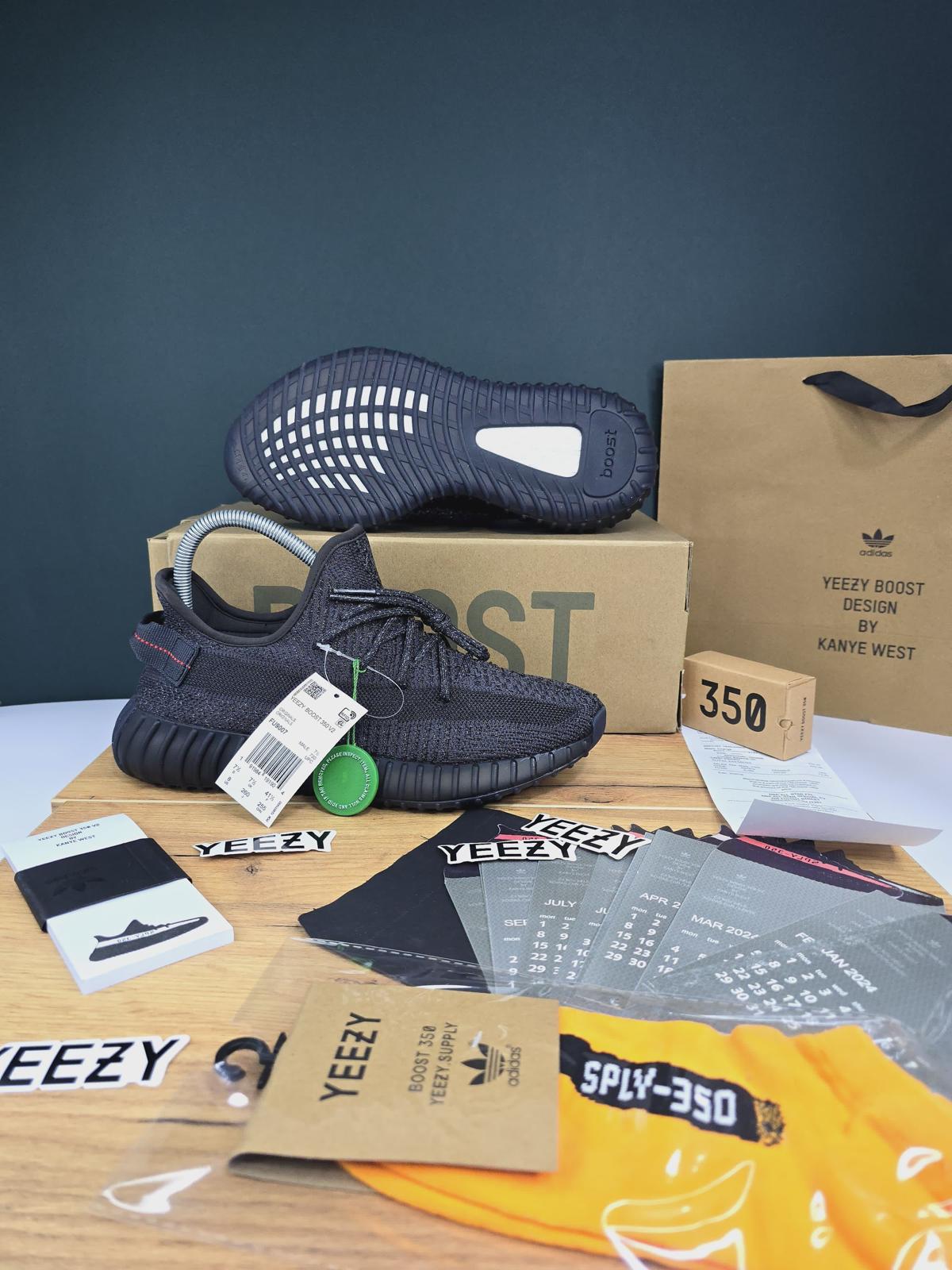 Yeezy 350 V2 "Black Static"