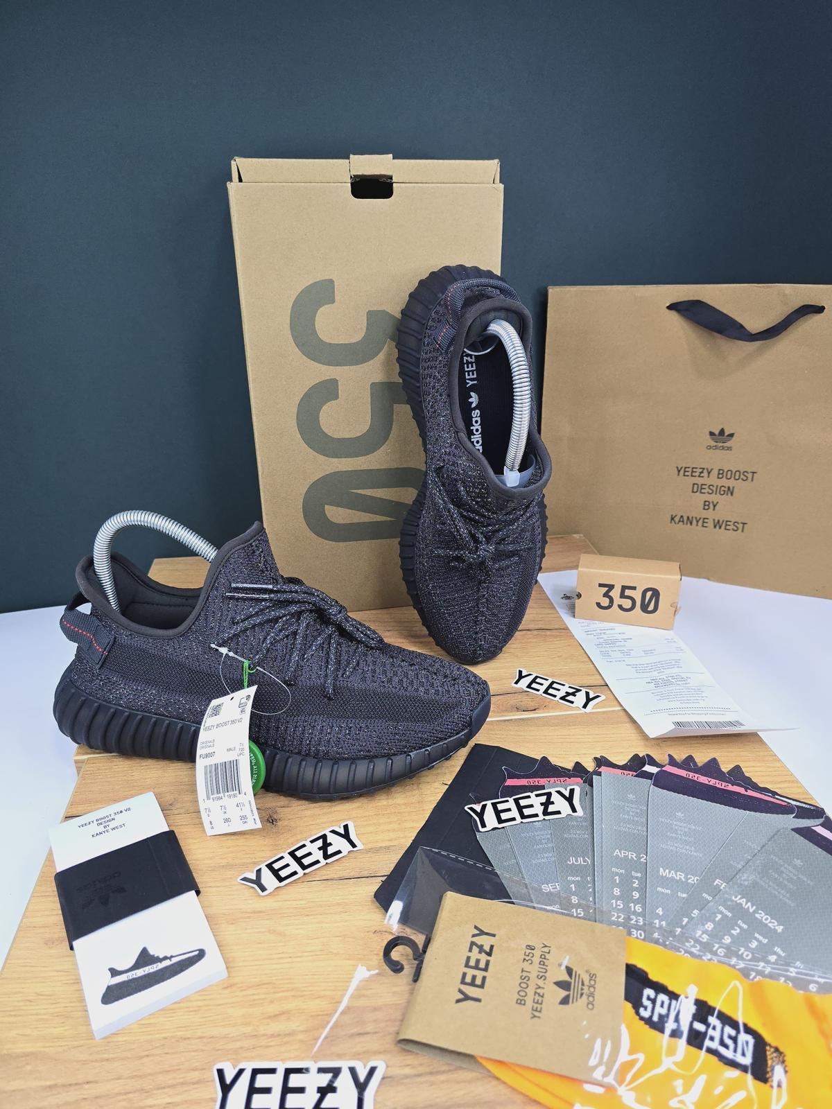 Yeezy 350 V2 "Black Static"