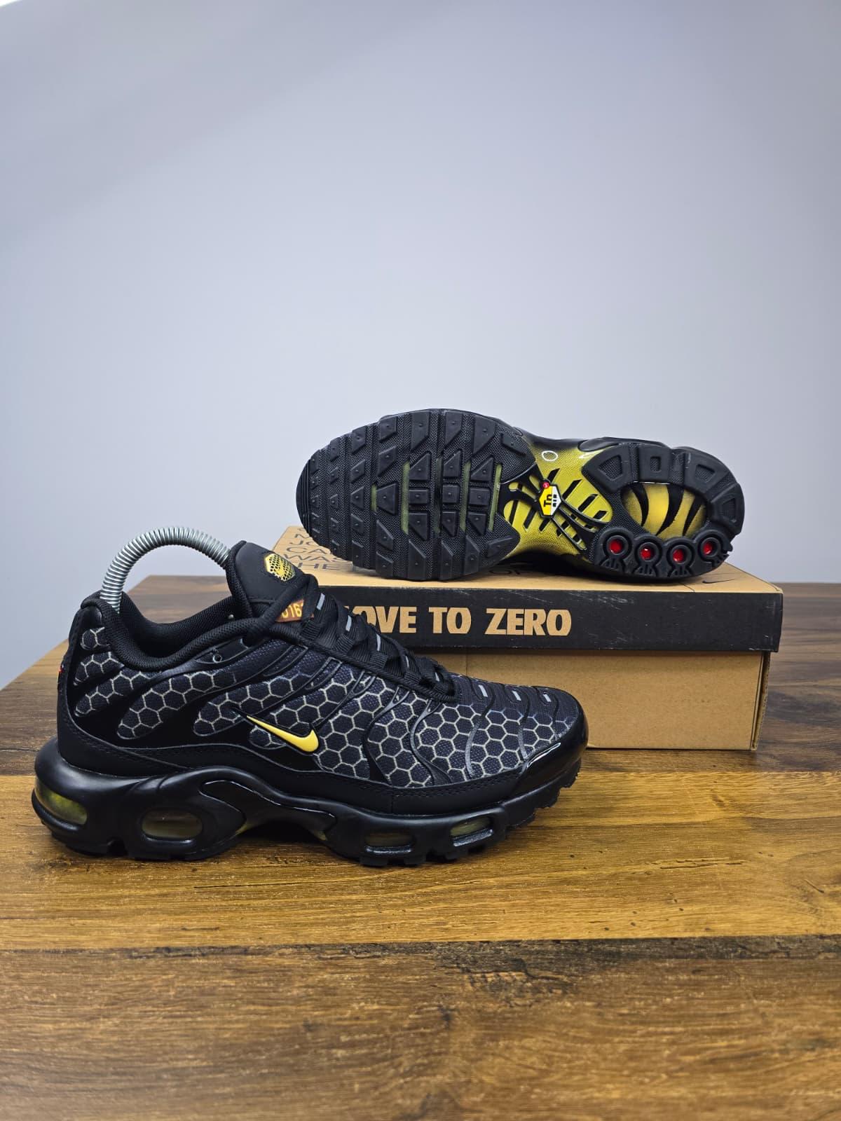 Nike Air Max Plus "Black Honey"