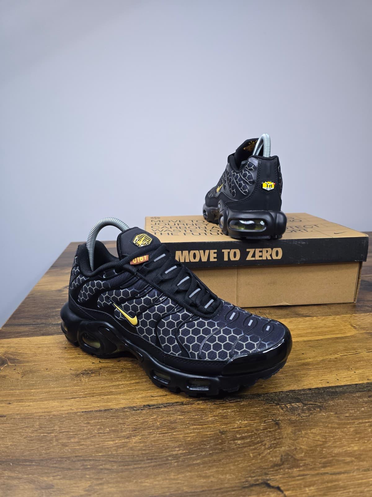 Nike Air Max Plus "Black Honey"